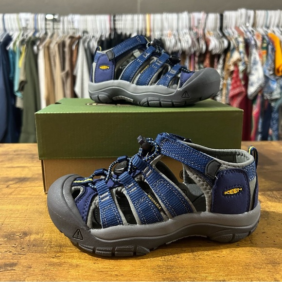 Keen Kids Newport H2 Sandals in Blue Depth NEW Size 12 - Picture 1 of 5